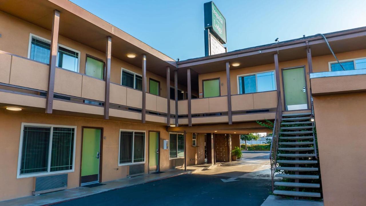 ויסאליה Sequoia Lodge מראה חיצוני תמונה